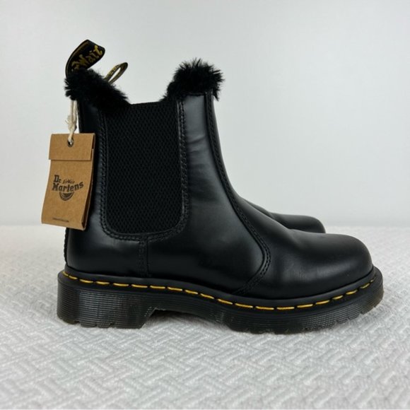 Dr. Martens Women's 2976 Leonore Faux Fur Chelsea Black size 6 - Picture 3 of 13